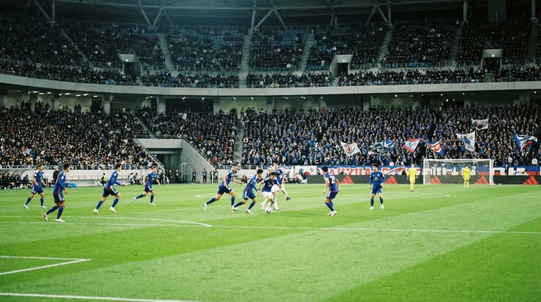 La nazionale giapponese Samurai Blue in maglia blu per il Mondiale 2026